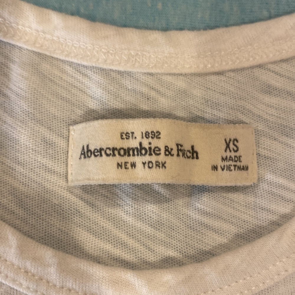 Abercrombie & Fitch Adorable White Tank with Flirty Bottom-Adult XS - Picture 2 of 4